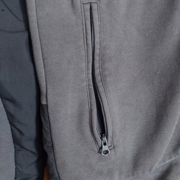 Nike. Jacket with hoodie. Big Boys Small. Black/Gray. - Picture 2 of 5